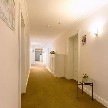 Intourhotel Hotell
